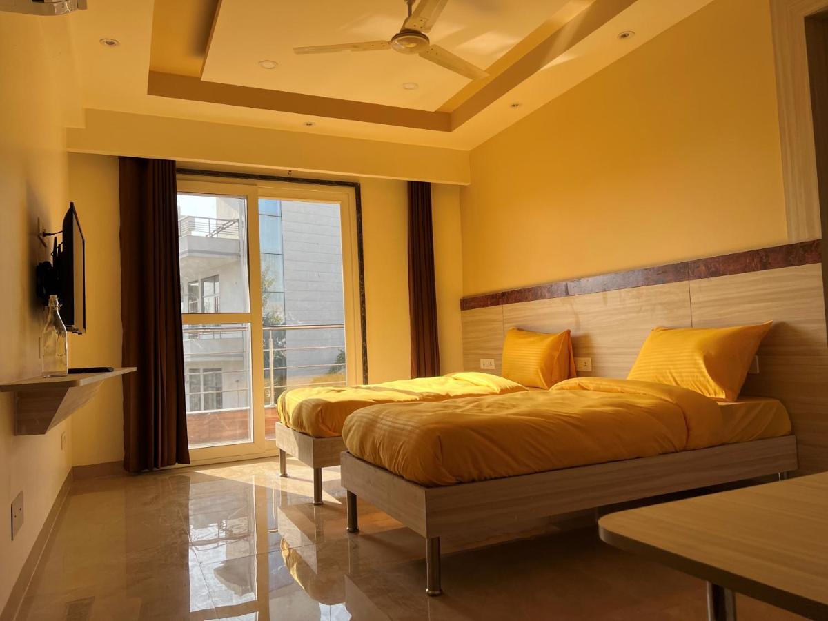 Windchime 853 Hotel Gurgaon Ngoại thất bức ảnh